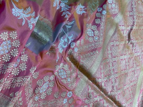 How Valuable Are the Traditional Techniques Used by Banarasi Bandhej Saree Manufacturers?