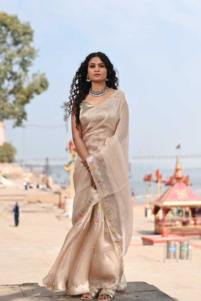 Beige Kora Silk Banarasi Saree With Pastel Border Manufacturers in Varanasi