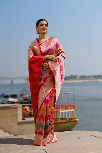 Red And Pink Banarasi Katan Silk Saree With Zigzag Patterns Manufacturers in Varanasi