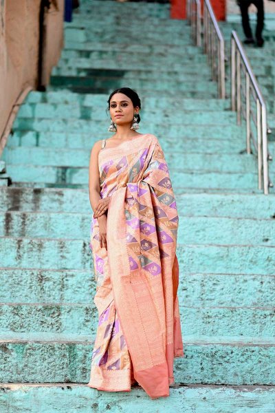 Peach And Purple Rangkat Banarasi Saree With Geometric Zari Motifs Manufacturers in Varanasi