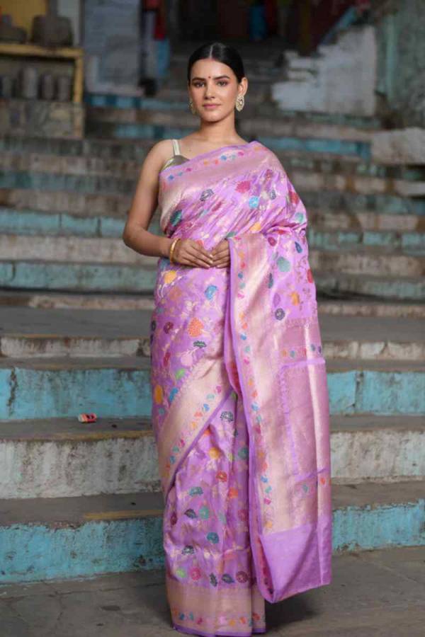 Baby Pink Ektara Katan Kadhiyal Jangla Banaras Handloom Saree in Varanasi