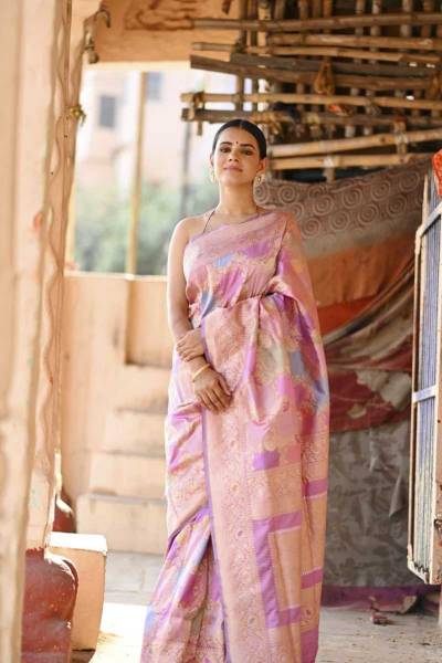 Baby Pink Rungkaat Pure Katan Kadhiyal Banaras Handloom Saree in Varanasi