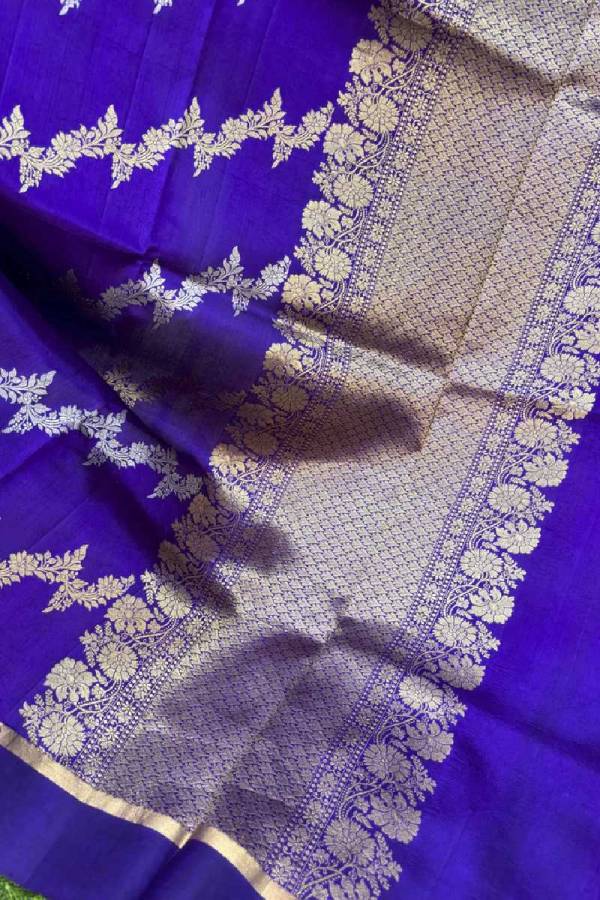 Blue Pure Raw Mango With Ada Kadhiyal Banarasi Handloom Saree in Varanasi