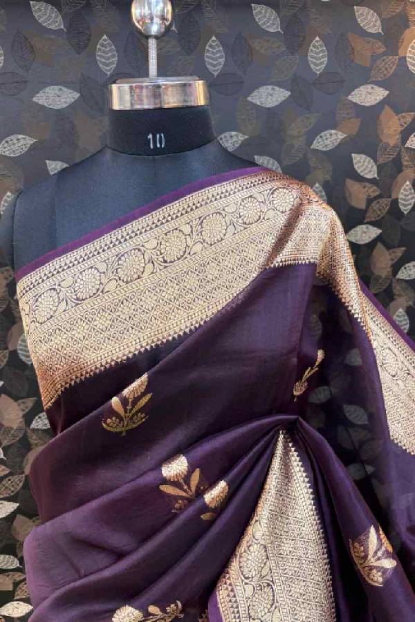 Dark Wine Pure Kora Kadhiyal Boota Banarasi Handloom Saree in Varanasi