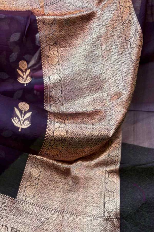 Dark Wine Pure Kora Kadhiyal Boota Banarasi Handloom Saree in Varanasi