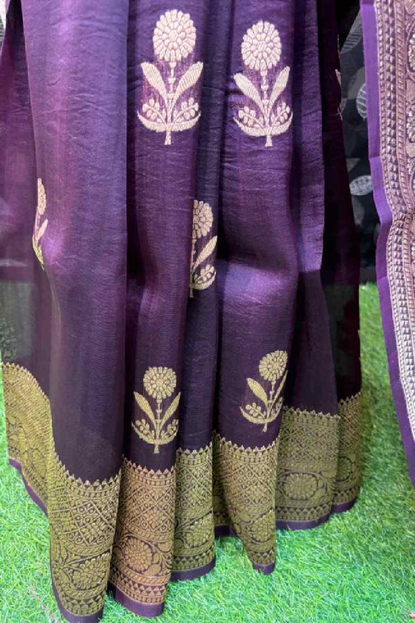 Dark Wine Pure Kora Kadhiyal Boota Banarasi Handloom Saree in Varanasi