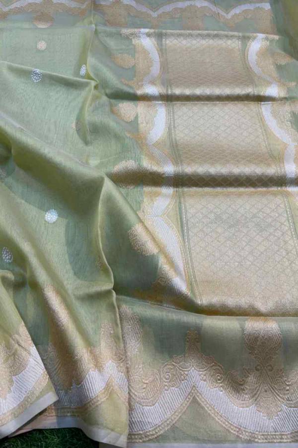 Exclusive Pure Kaduwa Boota Katan Tissue With Scallop Border Handloom Saree in Varanasi