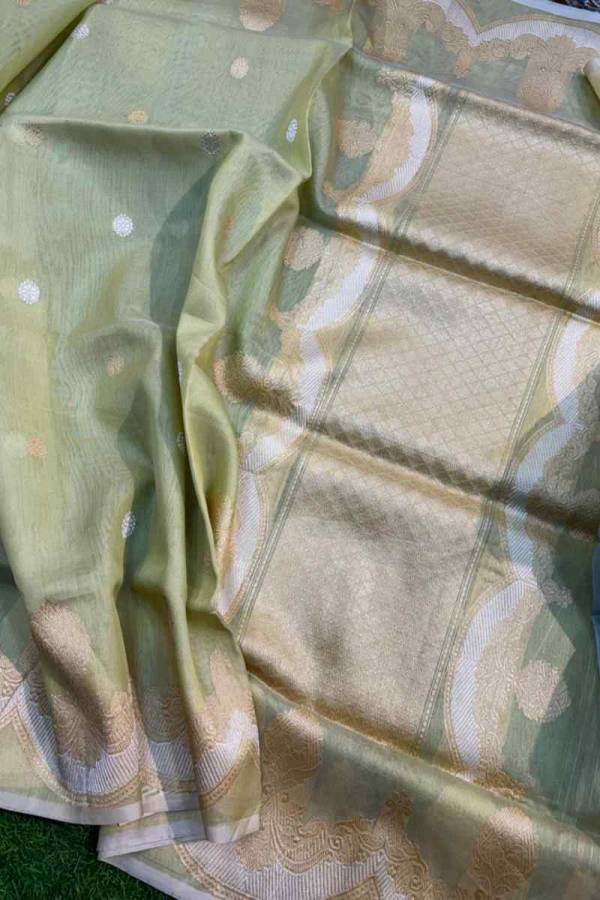 Exclusive Pure Kaduwa Boota Katan Tissue With Scallop Border Handloom Saree in Varanasi