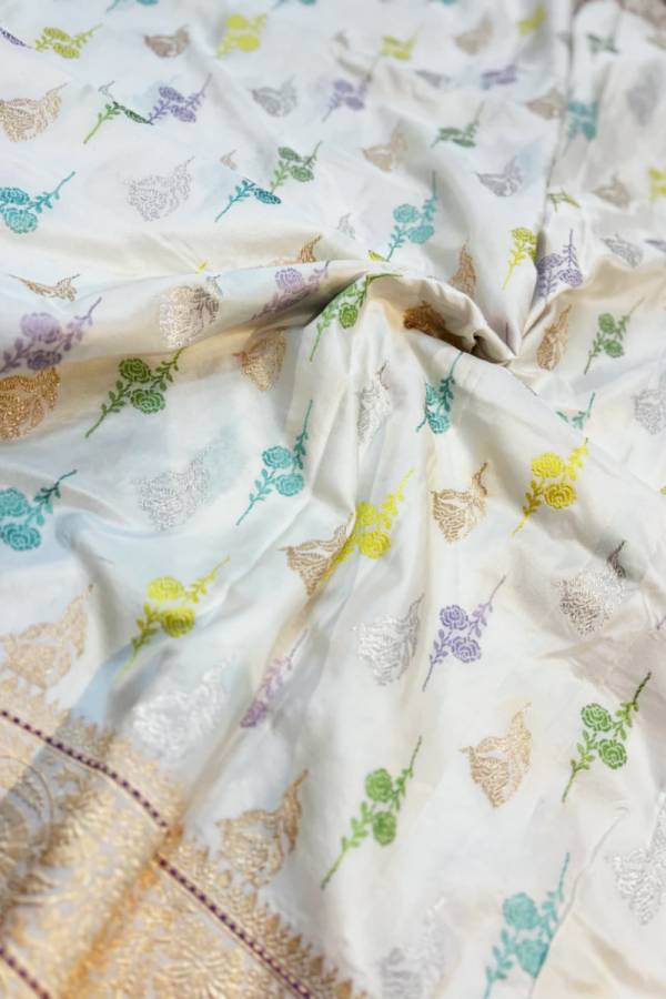 Exclusive White Pure Katan Iktara Handloom Saree in Varanasi