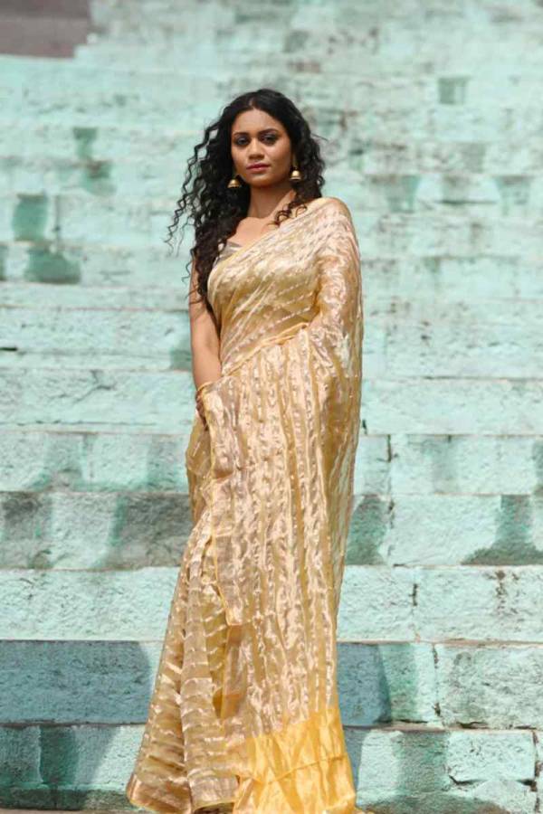 Gold Pure Kora Tissue Banaras Handwoven Saree in Varanasi