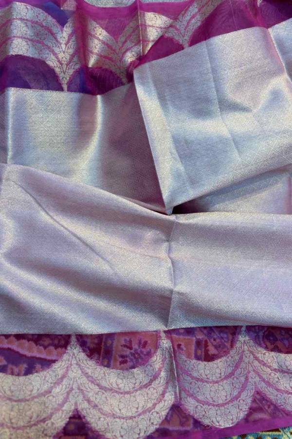 Kora Rungkaat Banarasi Handloom Saree for Weddings in Varanasi