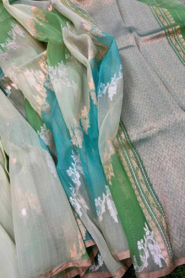 Lemon Green Pure Kora Katan Rungkaat Banarasi Handloom Saree in Varanasi