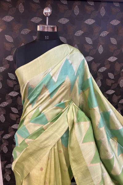 Lemon Pure Raw Mango Rungkaat Banarasi Handloom Saree Manufacturers, Suppliers, Exporters in
                                                                         Varanasi