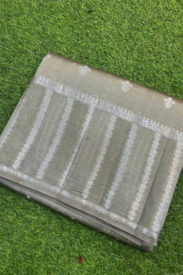 Light Gray Pure Raw Mango Banarasi Handloom Saree in Varanasi