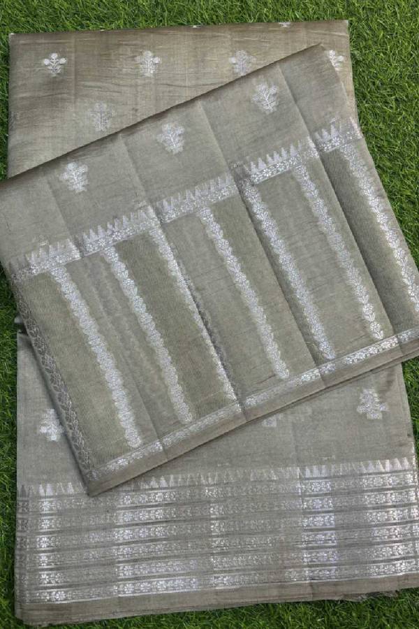 Light Gray Pure Raw Mango Banarasi Handloom Saree in Varanasi