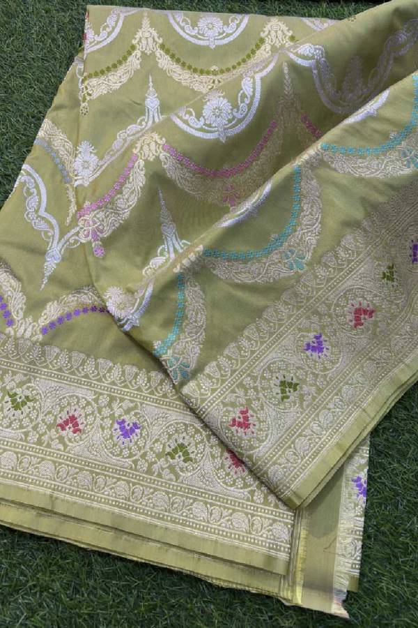 Light Green Pure Katan Rungkaat Banarasi Handloom Saree in Varanasi