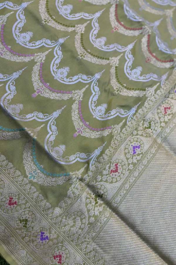 Light Green Pure Katan Rungkaat Banarasi Handloom Saree in Varanasi