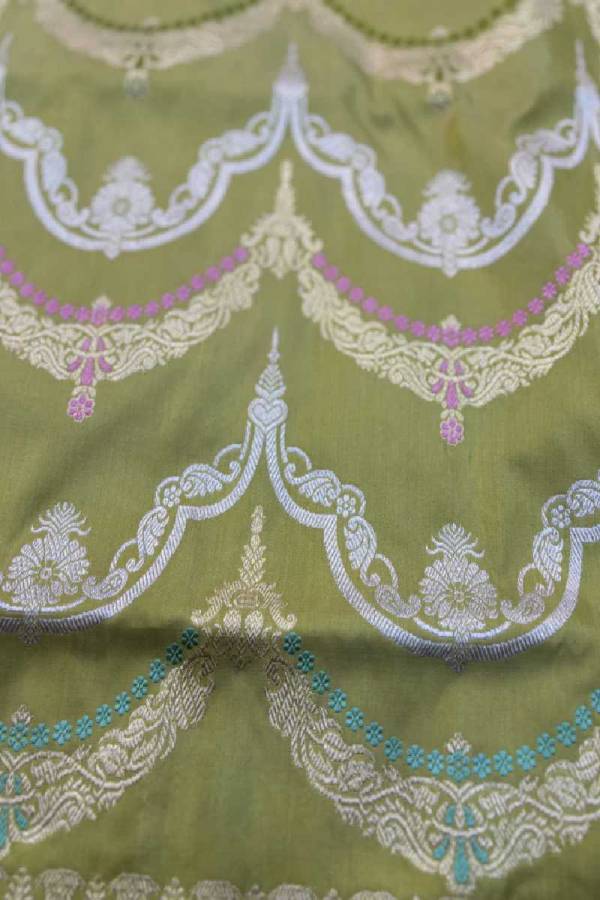 Light Green Pure Katan Rungkaat Banarasi Handloom Saree in Varanasi