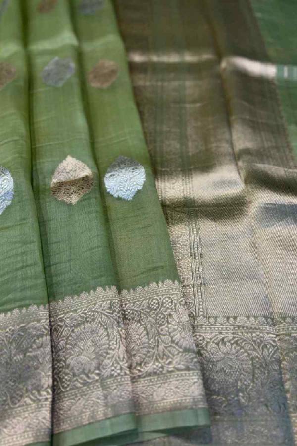 Light Green Pure Kora Katan Kadhiyal Banaras Handloom Saree in Varanasi