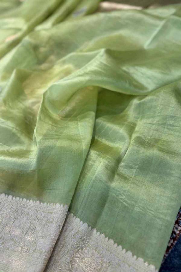 Light Green Pure Kora Katan Kadhiyal Banaras Handloom Saree in Varanasi