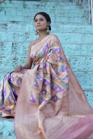 Peach Rungkaat Pure Katan Kadhiyal Banaras Handwoven Saree in Varanasi