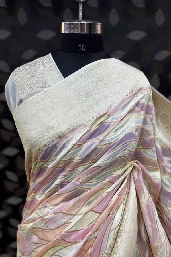Pink Rungkaat Georgette Banarasi Saree in Varanasi