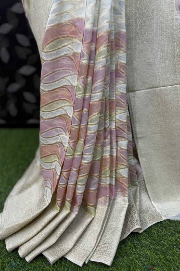 Pink Rungkaat Georgette Banarasi Saree in Varanasi