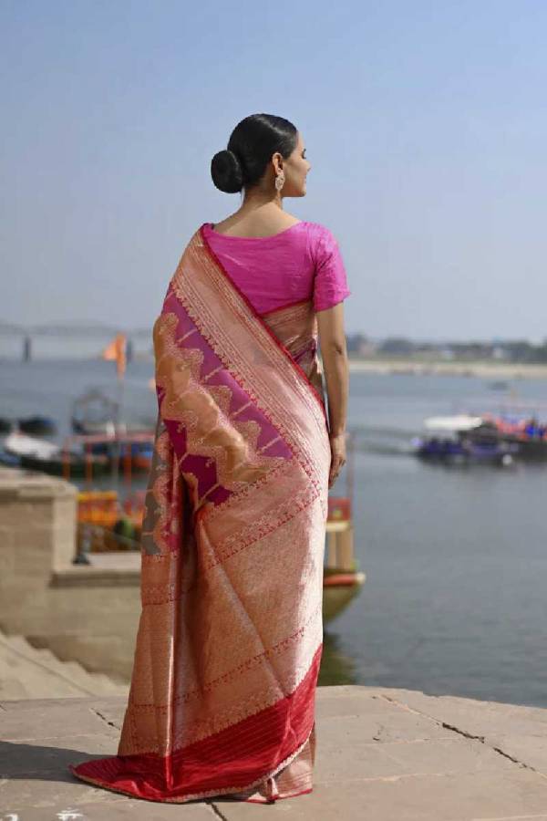 Pink Rungkaat Pure Katan Kadhiyal Banaras Handloom Saree in Varanasi