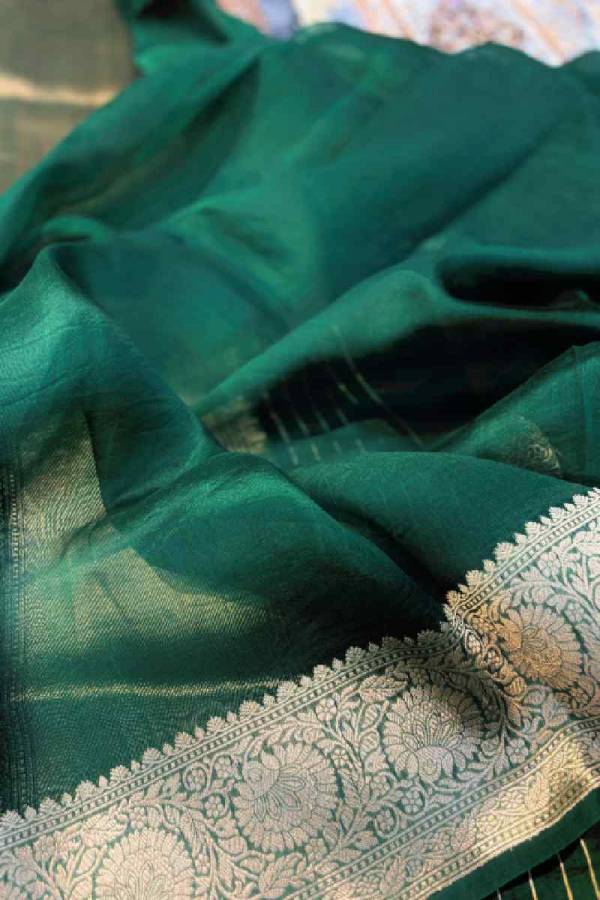 Rama Green Pure Kora Katan Kadhiyal Banaras Handloom Saree in Varanasi