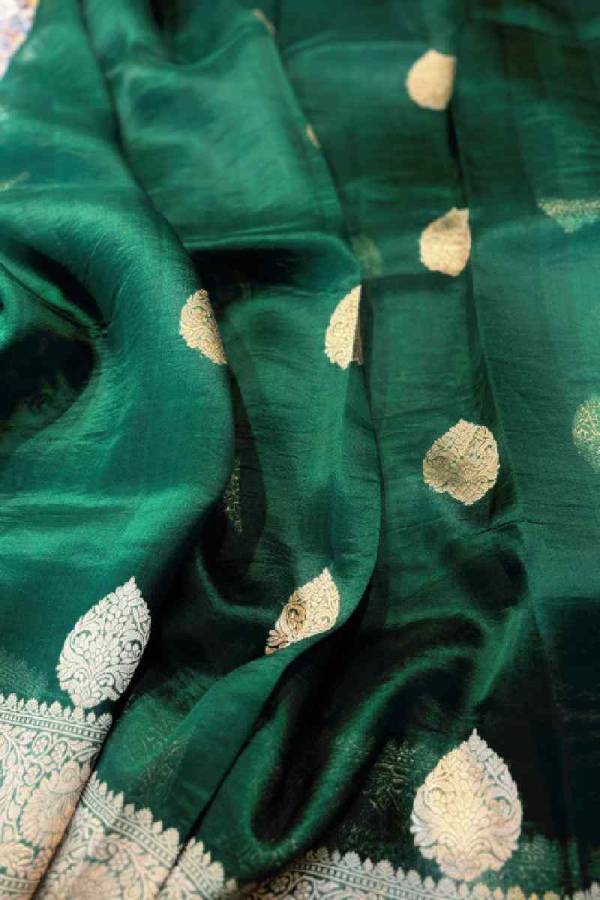 Rama Green Pure Kora Katan Kadhiyal Banaras Handloom Saree in Varanasi