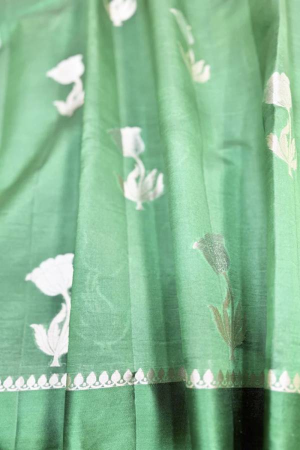 Rama Green Pure Raw Mango Banarasi Handloom Saree in Varanasi