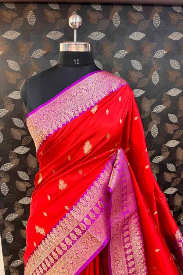 Red Pure Katan Kadhiyal Boota Banarasi Handlooom Saree in Varanasi