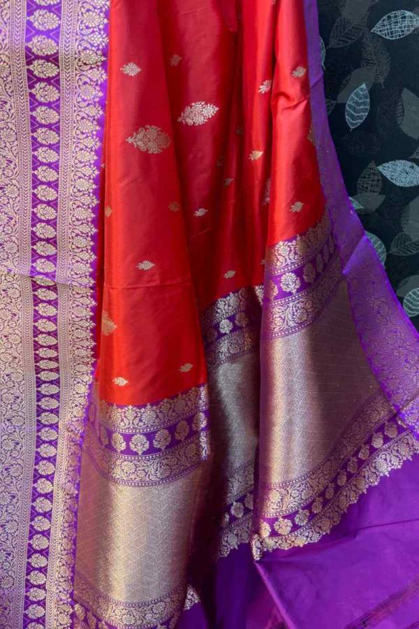 Red Pure Katan Kadhiyal Boota Banarasi Handlooom Saree in Varanasi