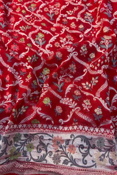 Red Puri Khaddi Georgette Meenakari Banarasi Handloom saree in Varanasi
