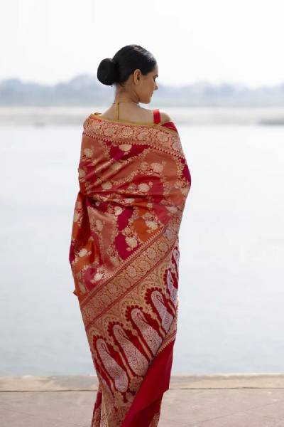 Red Rungkaat Pure Katan Kadhiyal Banaras Handloom Saree in Varanasi