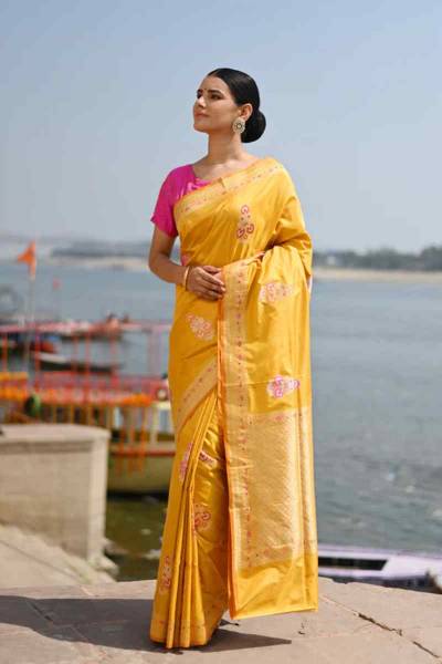 Yellow Pure Katan Kadhiyal Bellbooti Banaras Handloom Saree in Varanasi