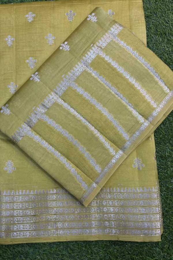 Yellow Pure Raw Mango Banarasi Handloom Saree in Varanasi