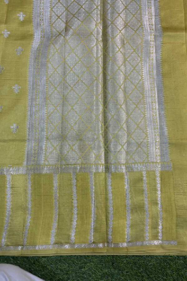 Yellow Pure Raw Mango Banarasi Handloom Saree in Varanasi